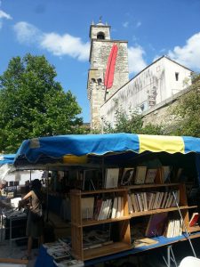 Grignan, le marché aux livres