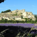 Vue sur le village de Grignan