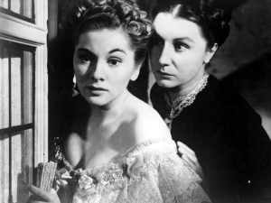 Joan Fontaine et Judith Anderson dans Rebecca d'Alfred Hitchcock