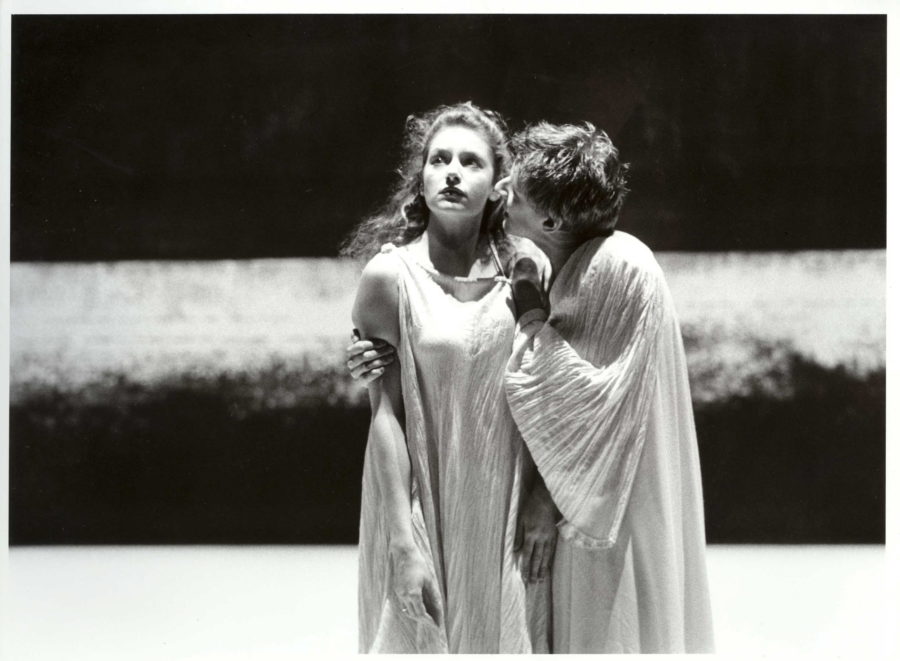 Antigone de Sophocle, mise en scène Marcel Bozonnet, Maison de la Culture de Bourges, Théâtre de la Bastille, 1999.