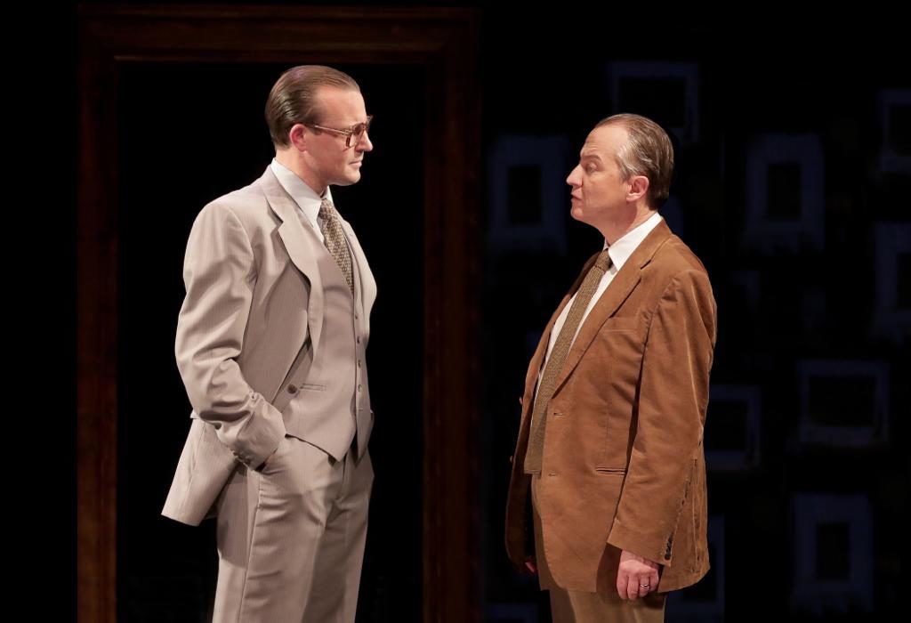 Adrien Melin et Christophe Barbier dans Elysée (2022). Crédits Photo : Fabienne Rappeneau