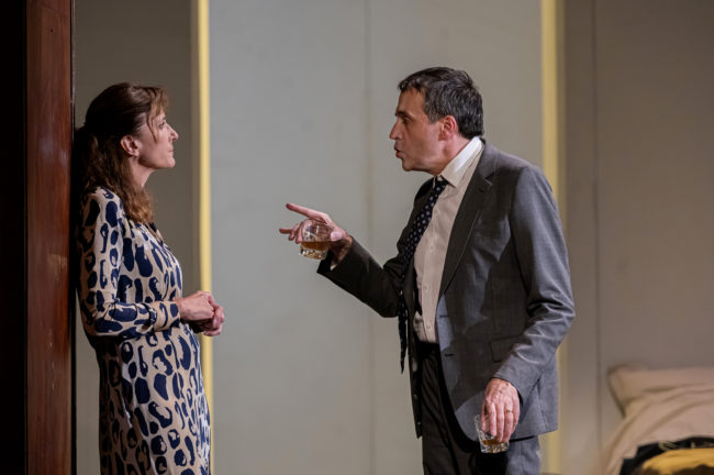 Valérie Dashwood et Laurent Poitrenaux au Théâtre de l'Atelier. Photographie de Pascal Gely / Hans Lucas