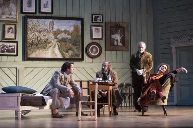 La Cerisaie de Tchekhov - Mise en scene Clement Hervieu-Leger  - Decor Aurelie Maestre - Lumieres BertrandCouderc - Costumes Caroline de Vivaise - Comedie-Francaise - Salle Richelieu  - novembre 2021 - avec :